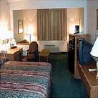 Sleep & I-135 Hotel
