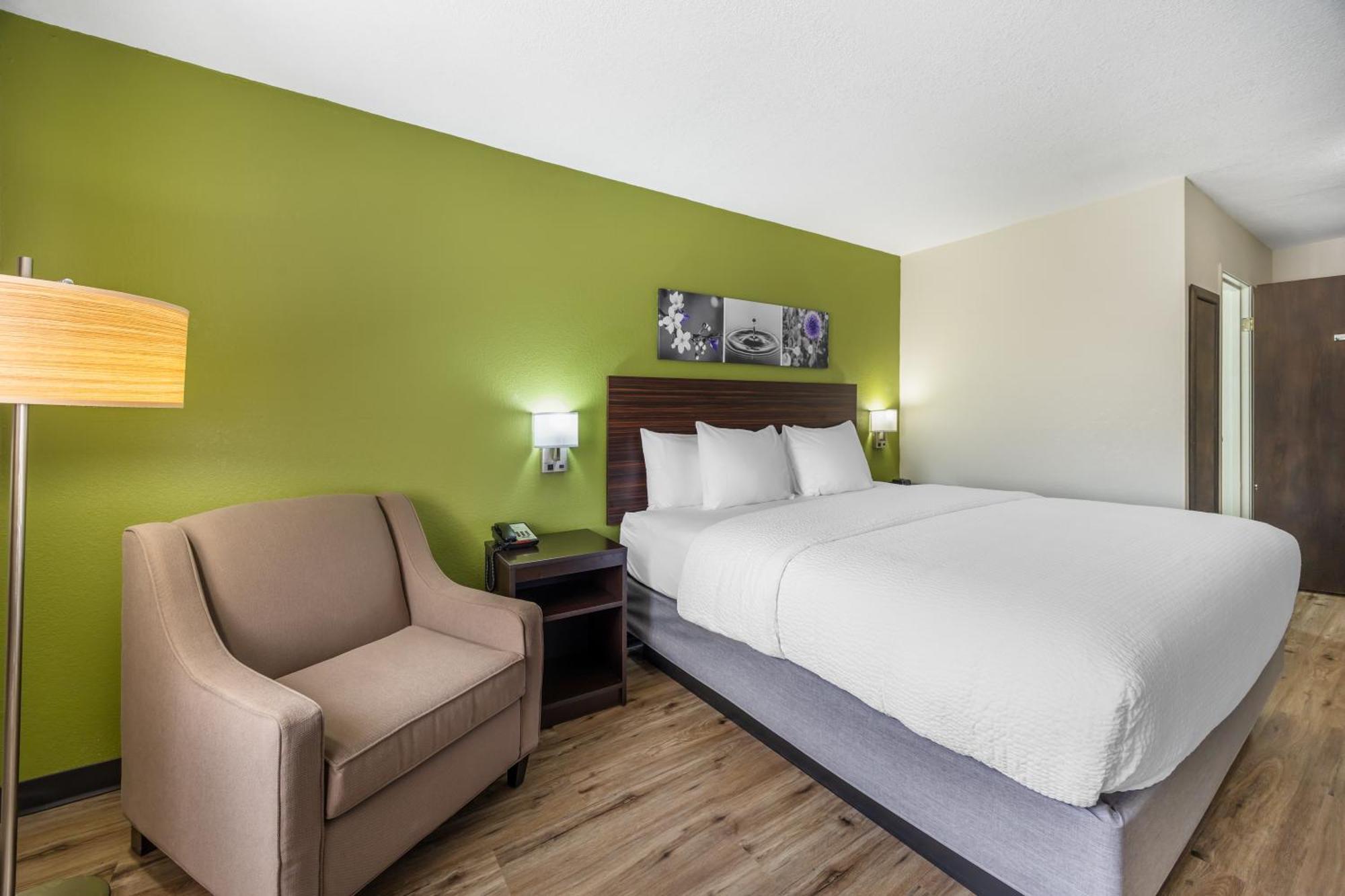 Sleep & I-135 Hotel 2*