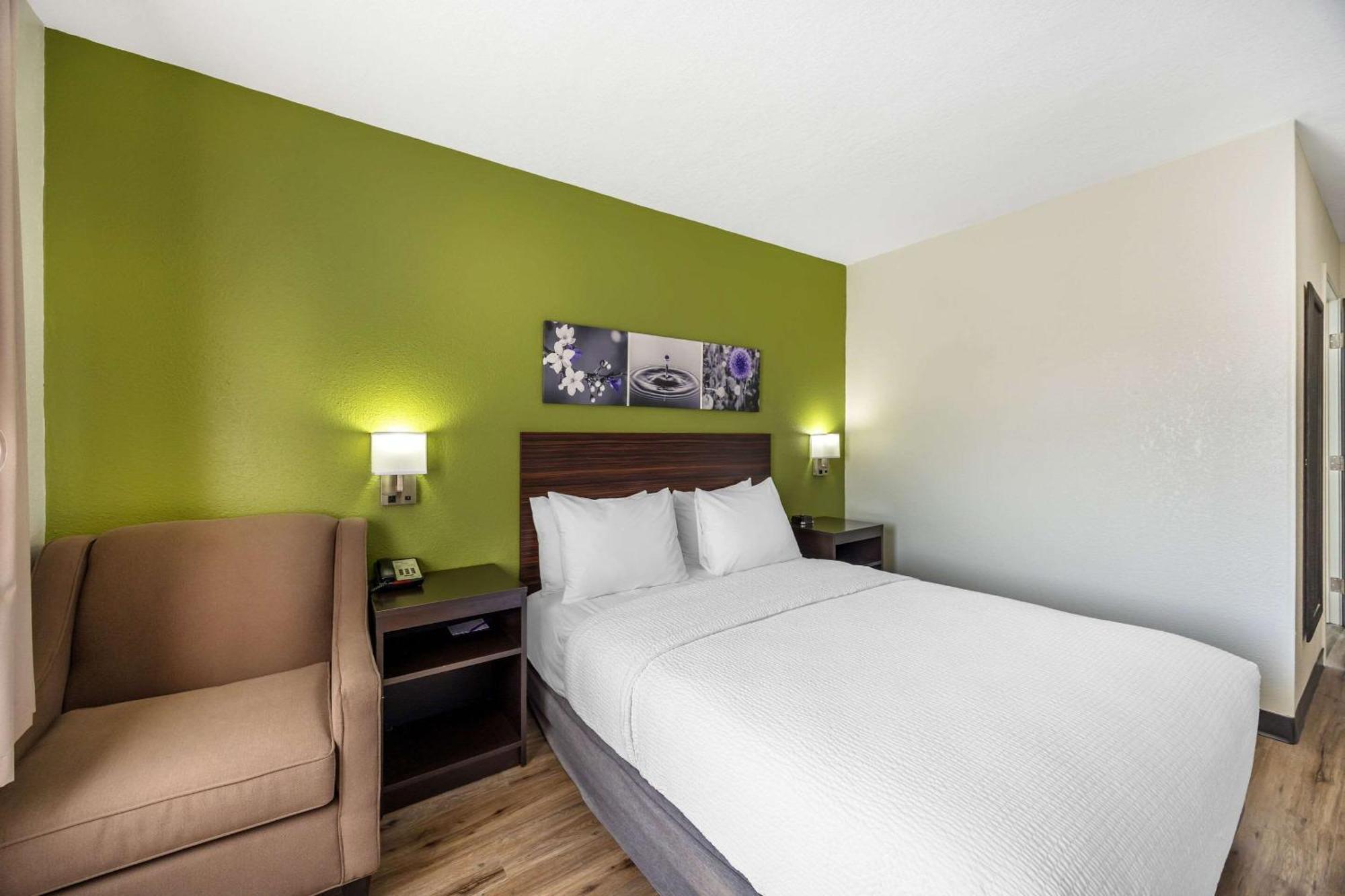 Hotel Sleep & I-135 2*