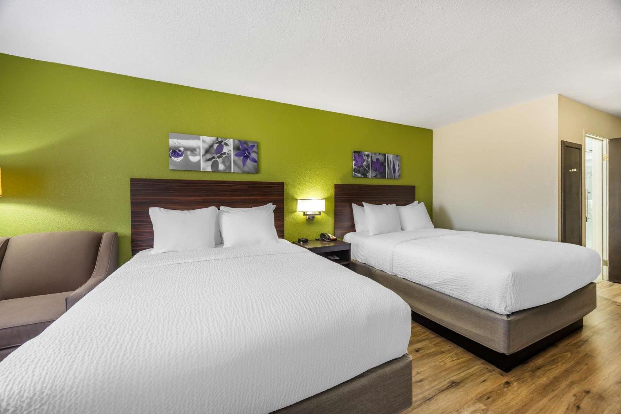 Hotel Sleep & I-135 2*