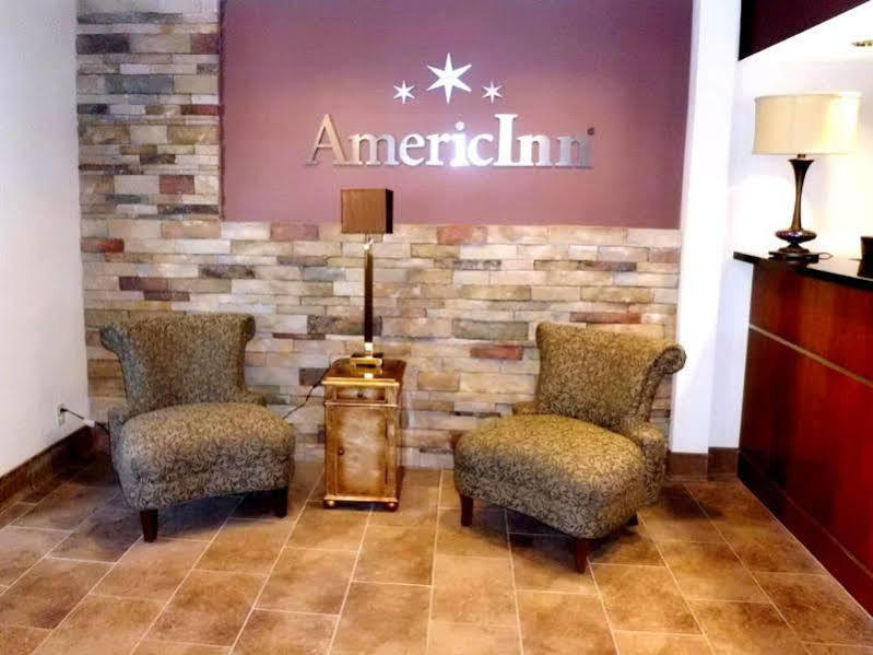 Hotel Sleep & I-135 Salina