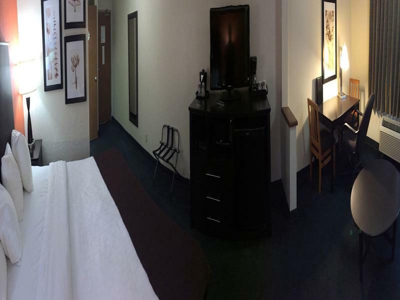 Sleep & I-135 Hotel