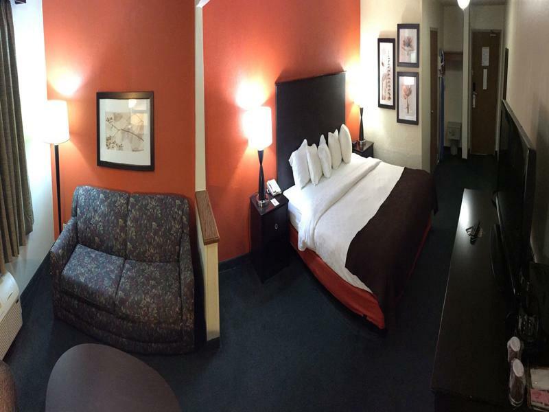 Hotel Sleep & I-135