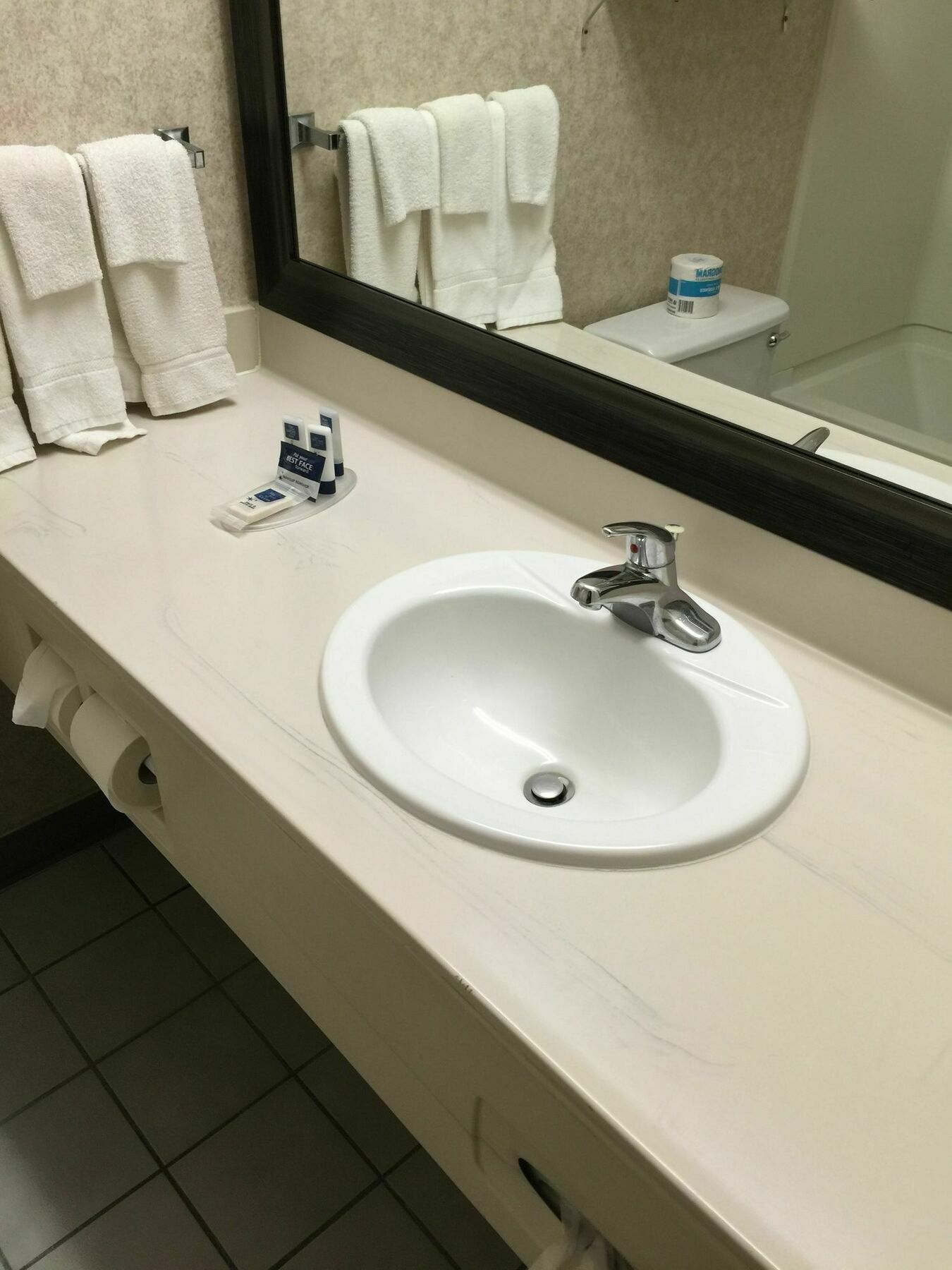 Hotel Sleep & I-135 2*