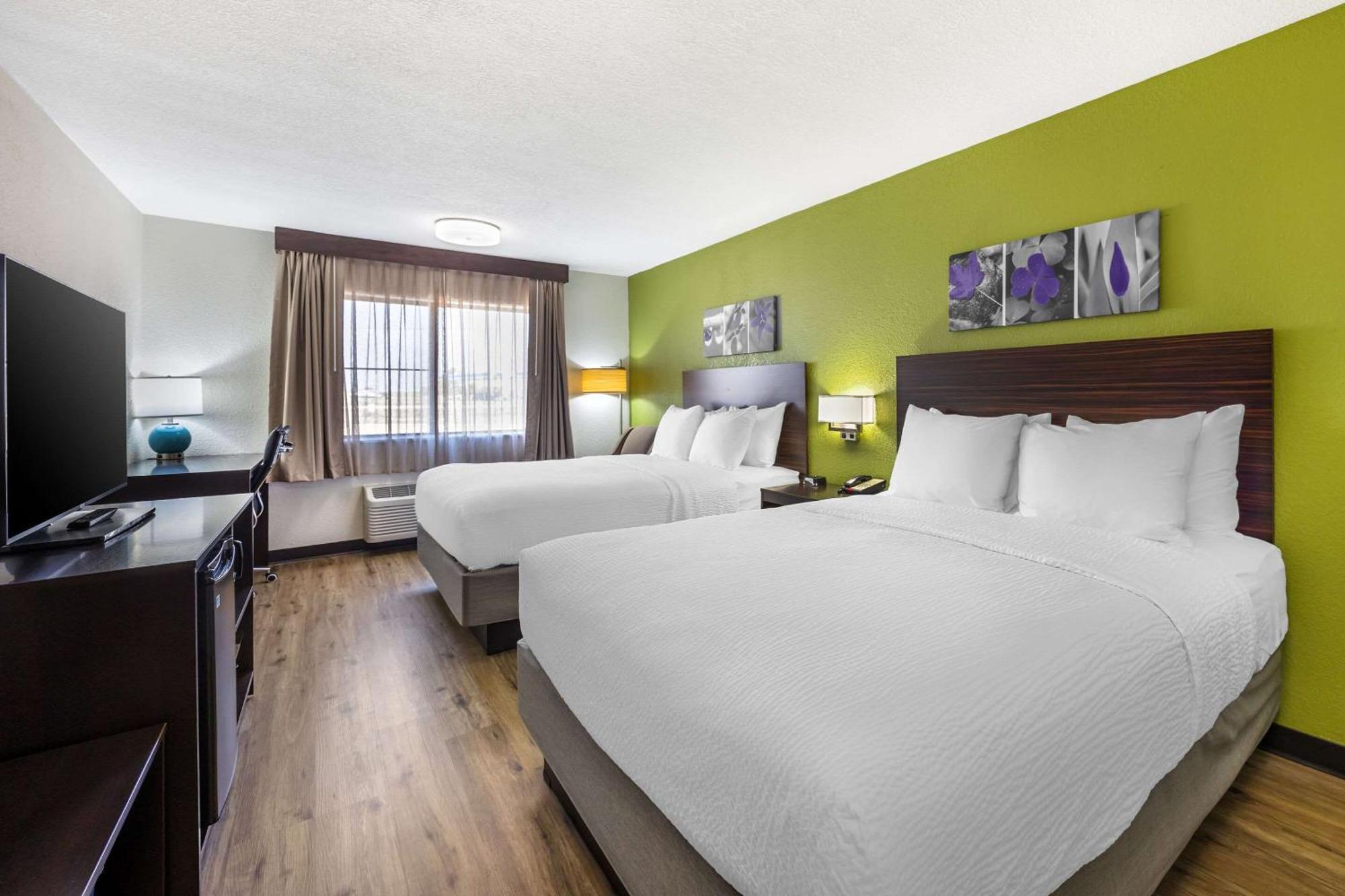 Hotel Sleep & I-135 Salina