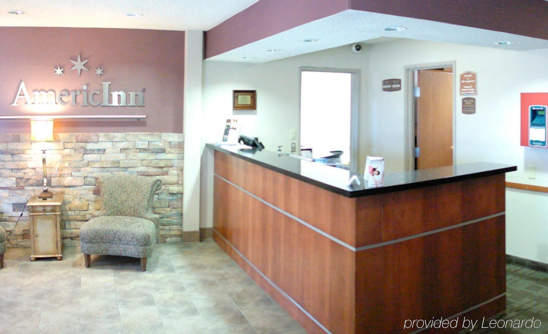 Hotel Sleep & I-135 2*