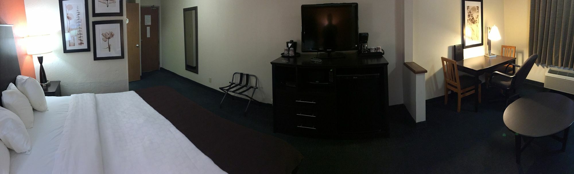 Sleep & I-135 Hotel