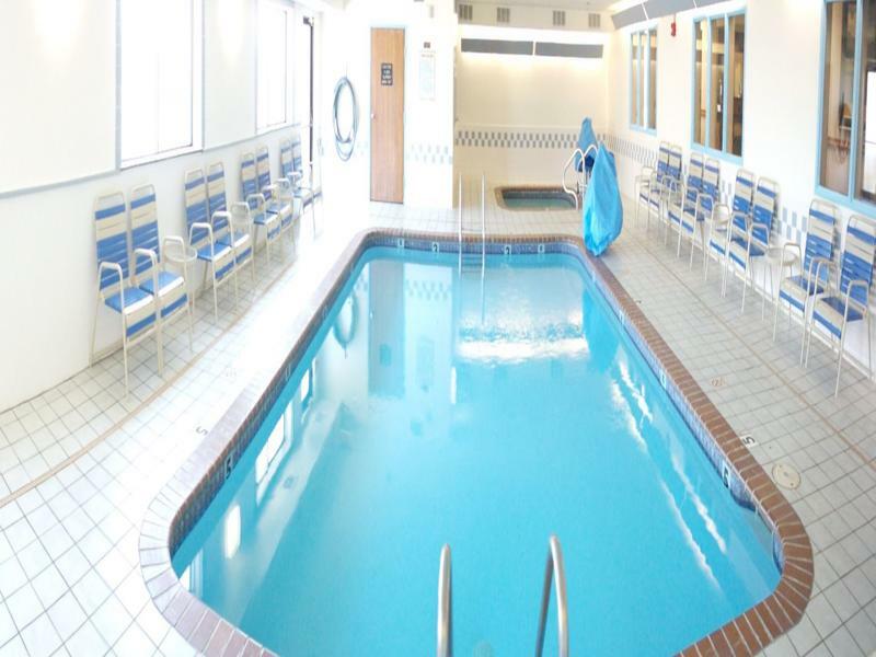 Hotel Sleep & I-135 Salina