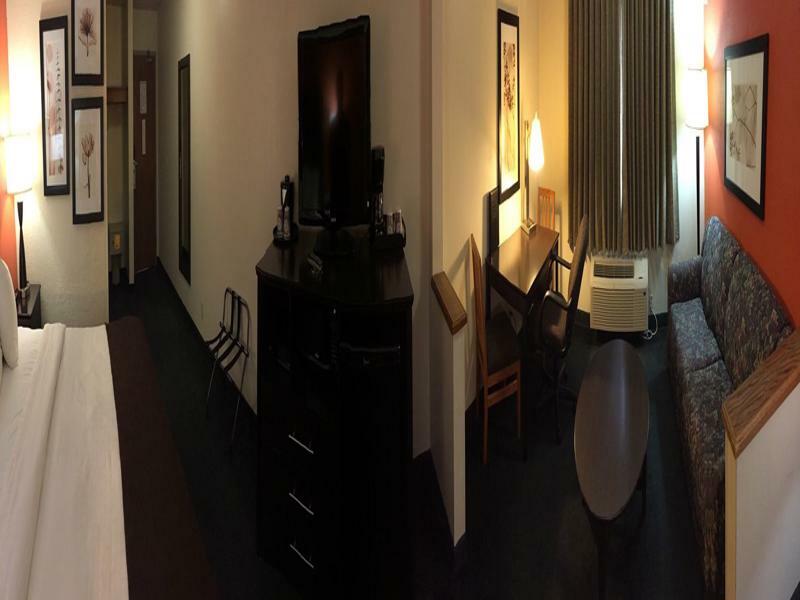Hotel Sleep & I-135 Salina