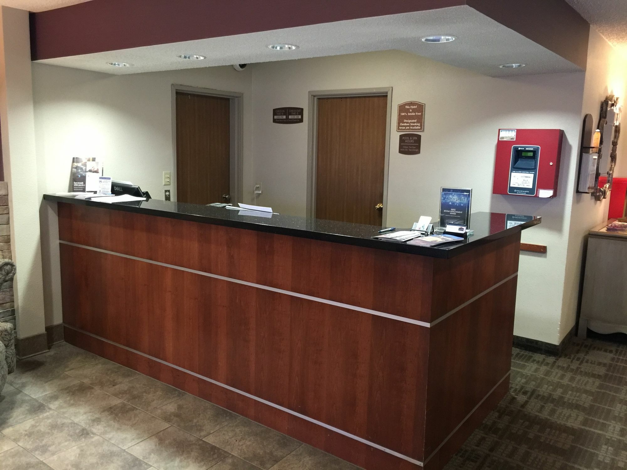 Hotel Sleep & I-135 Salina